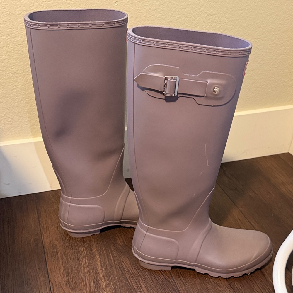 Hunter Classic Tall Boots in Grayish Purple - Picture 3 of 6